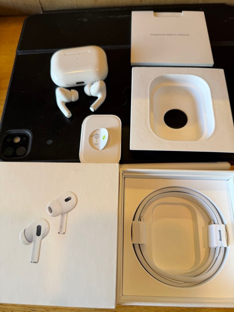 AirPods Pro (第2世代) 本体 MagSafe充電ケース付き