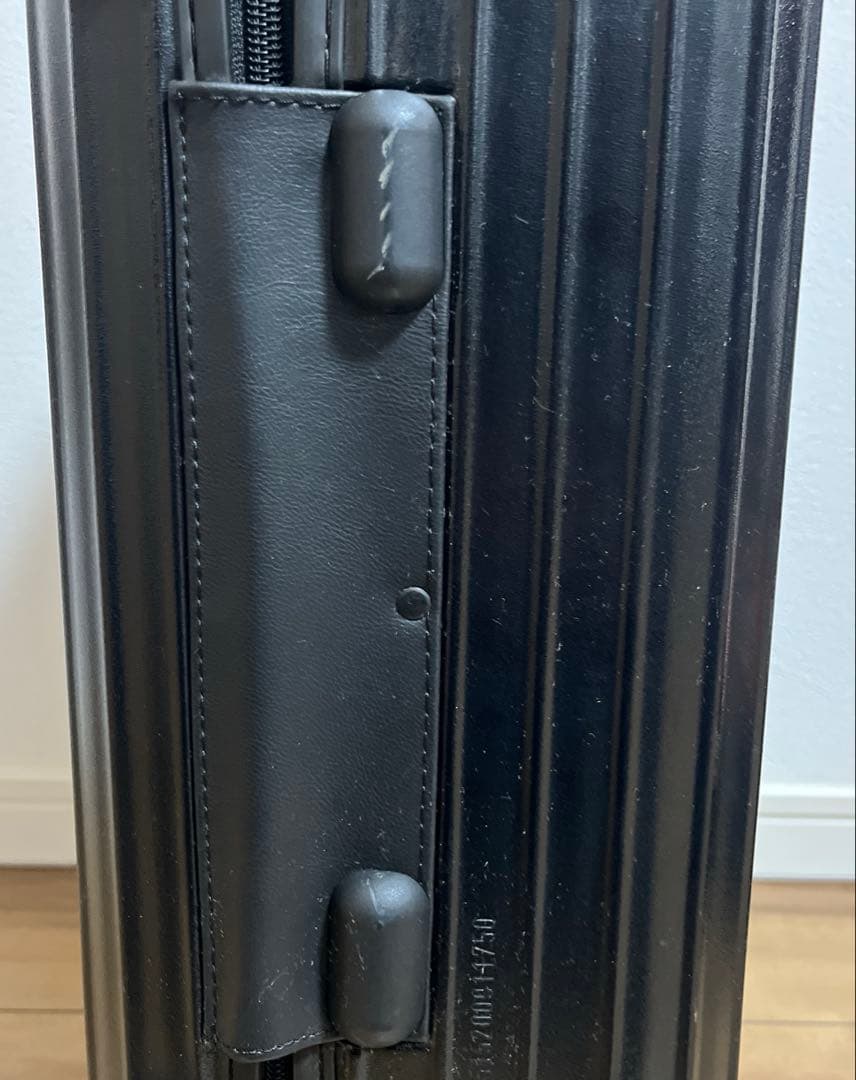 リモワ（TSAロック付） 2輪スーツケースサルサ 851.52ブラック 35L