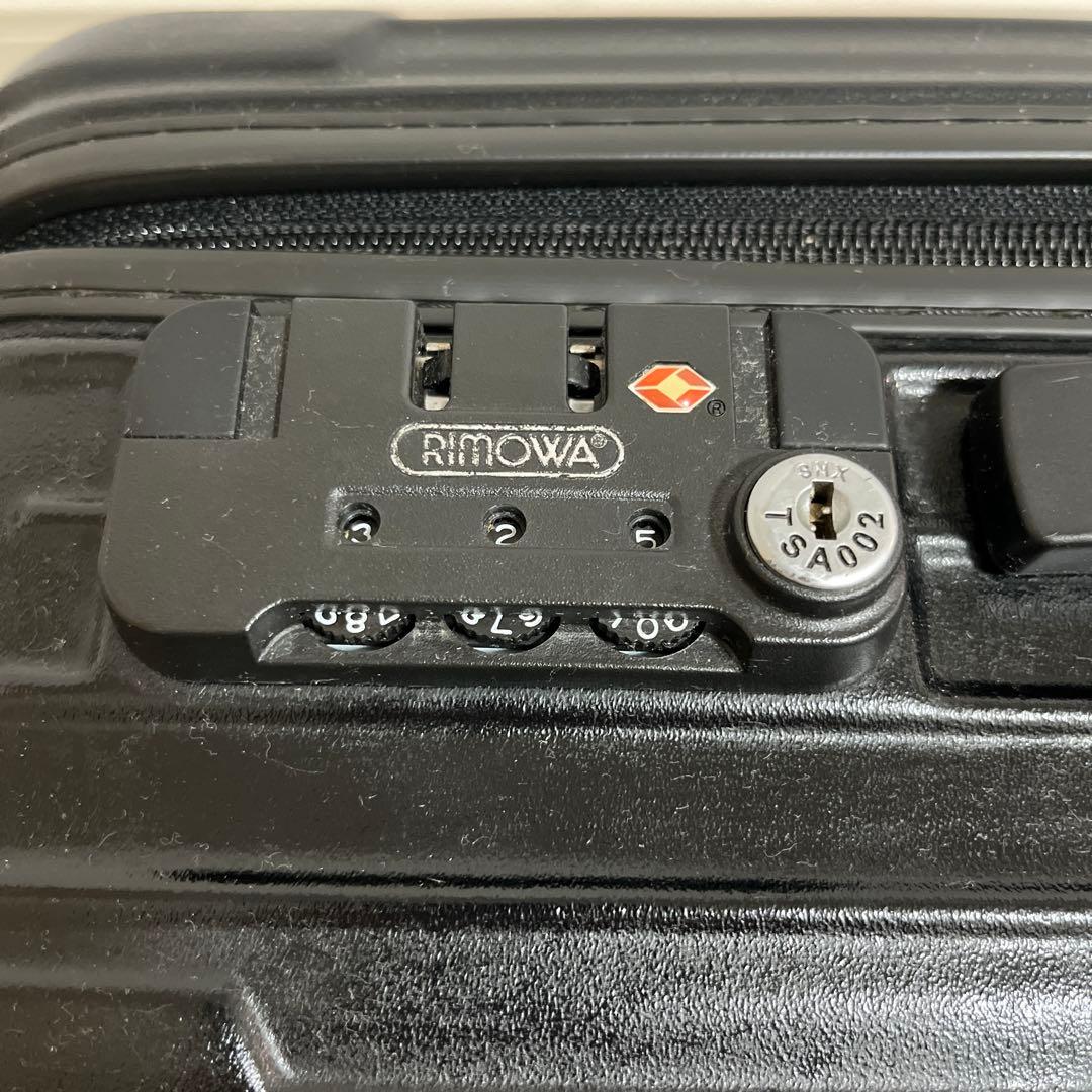 リモワ（TSAロック付） 2輪スーツケースサルサ 851.52ブラック 35L