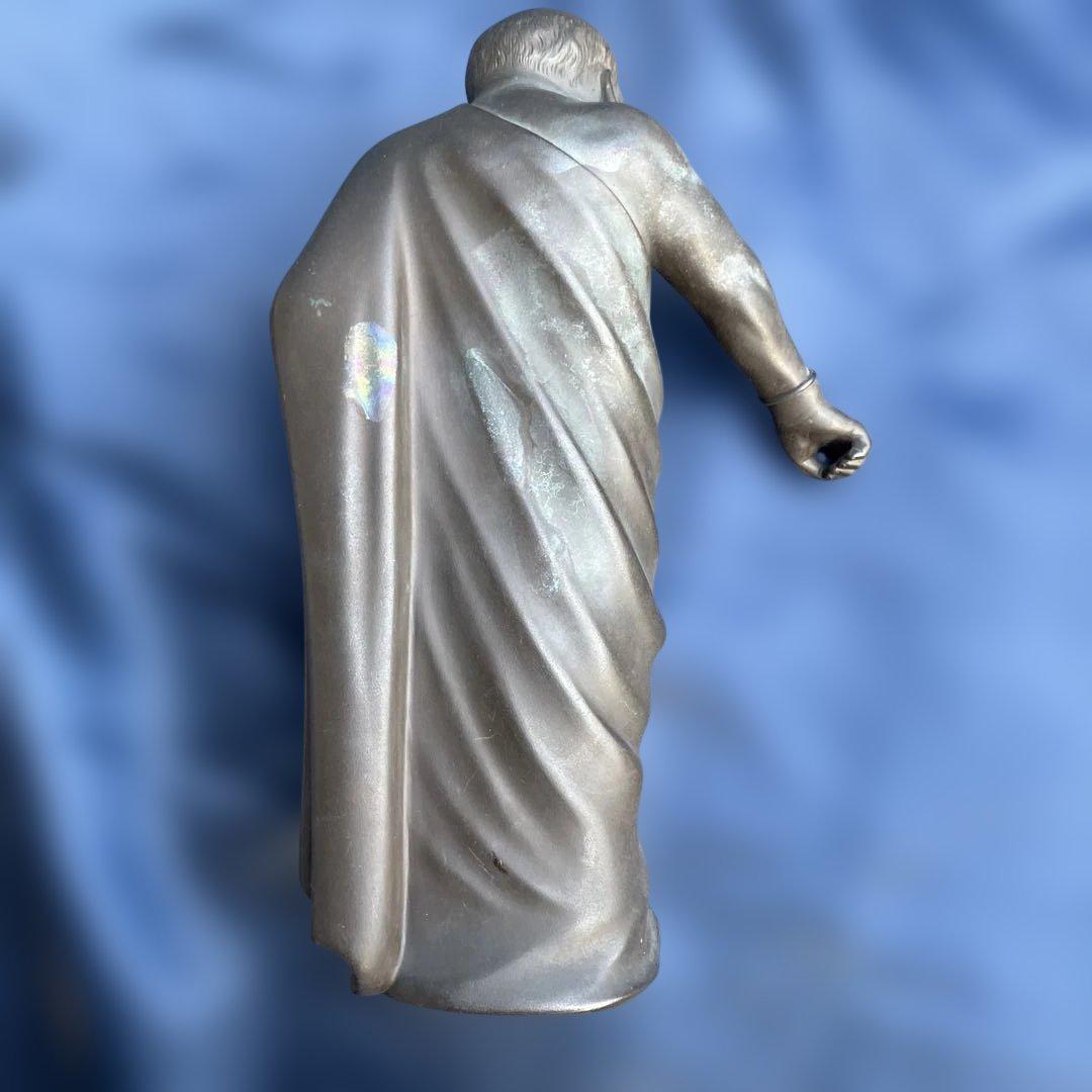 ()だるま大師の達磨像と思われます。