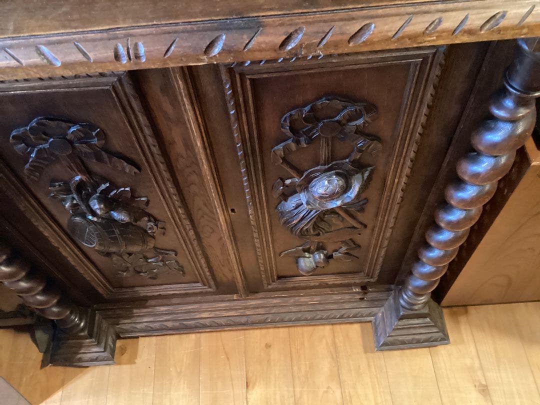 19世紀 アンティークフレンチ　オーク　ルネッサンス　ハントスタイルキャビネット