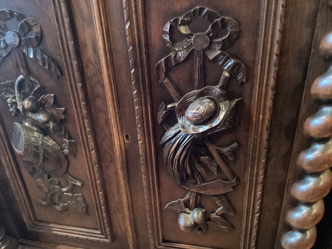 19世紀 アンティークフレンチ　オーク　ルネッサンス　ハントスタイルキャビネット