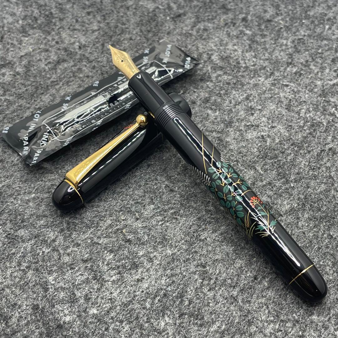 ☆PE716□パイロット 万年筆 国光会 蒔絵 秋草図