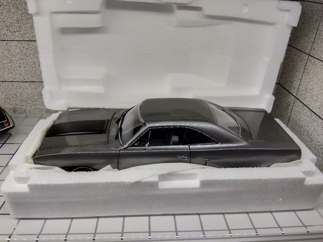 1/18 グリーンライト 1970 Plymouth Road Runner