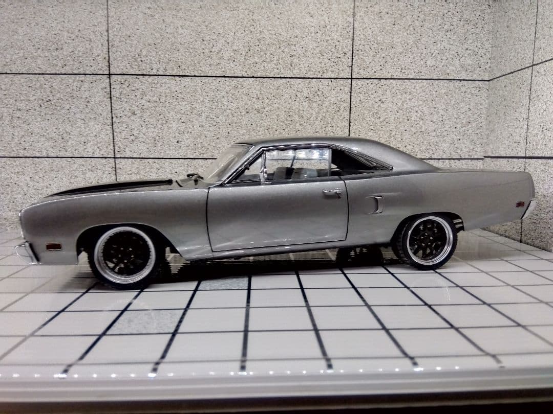 1/18 グリーンライト 1970 Plymouth Road Runner