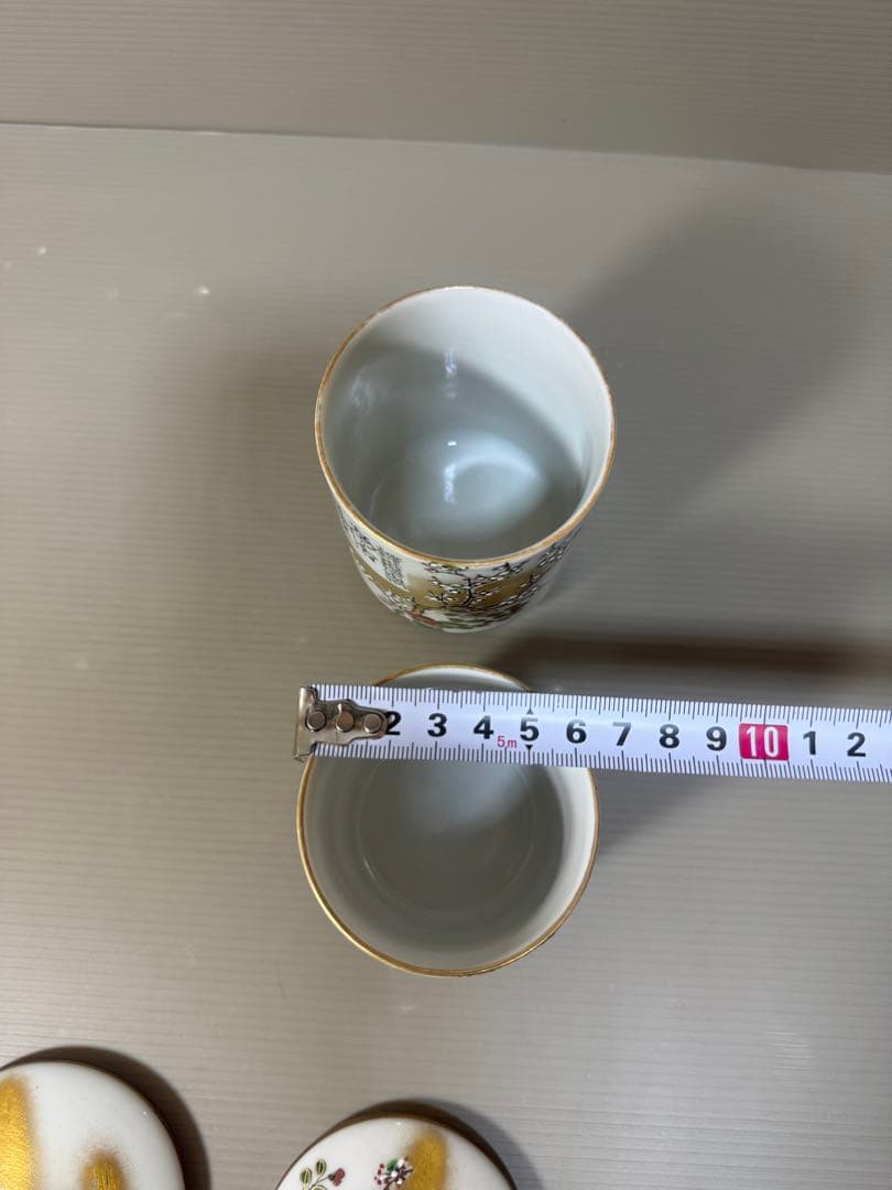2243 九谷焼　金彩色絵 細字 漢詩 蓋付湯呑　2客