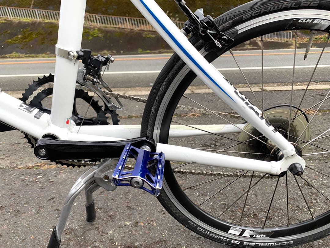 【即乘】送料無料GIANT ミニベロ小径車 IDIOMクロスバイク18速 20