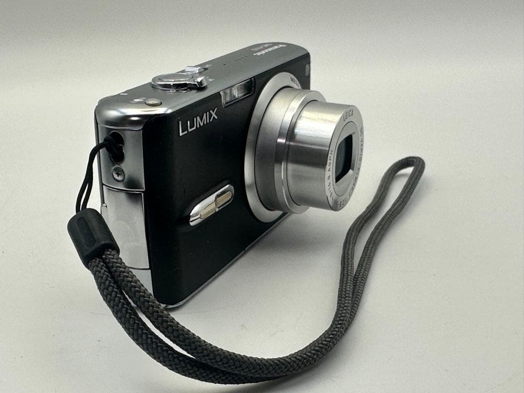Panasonic LUMIX DMC-FX07 コンパクトデジタルカメラ