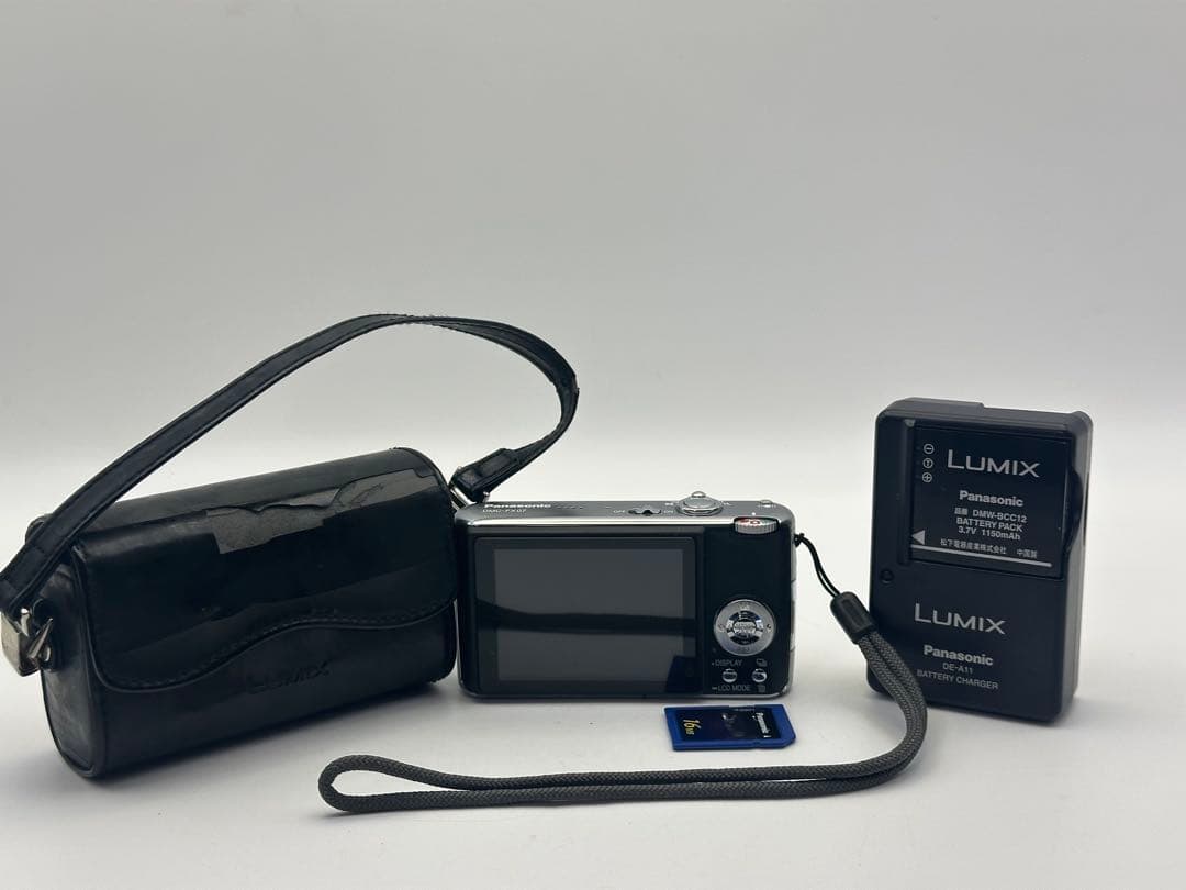 Panasonic LUMIX DMC-FX07 コンパクトデジタルカメラ