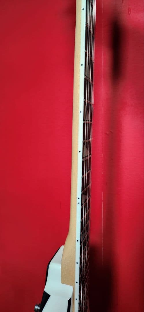 ギター Jackson King V White with Black