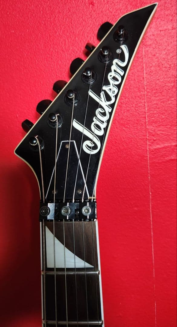 ギター Jackson King V White with Black