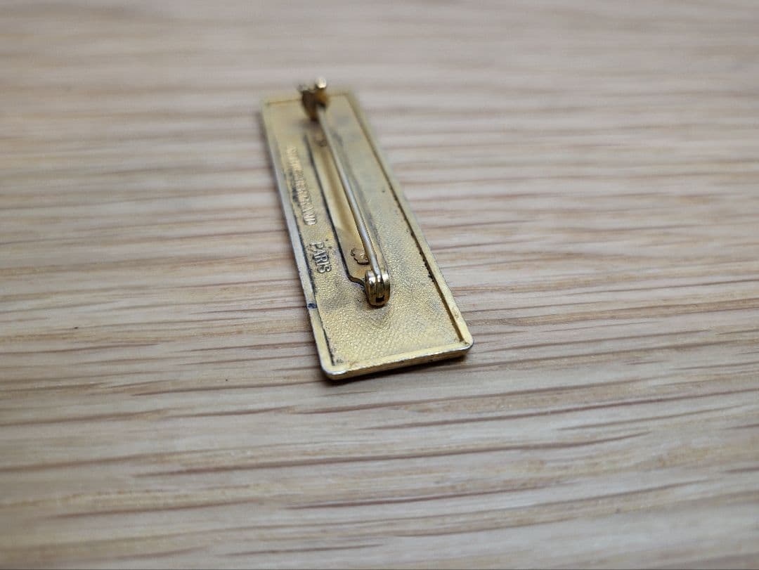 【CHANEL】シャネル ブローチ ロゴプレート ブラック/ゴールド メタル素材