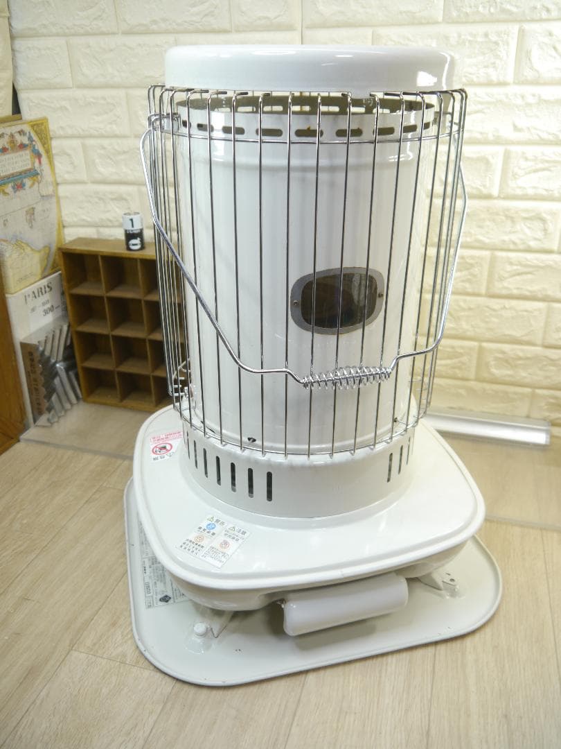 ◆送料無料◆2012年③◆コロナ　ホワイト 　石油ストーブ 　手動ダイヤル式