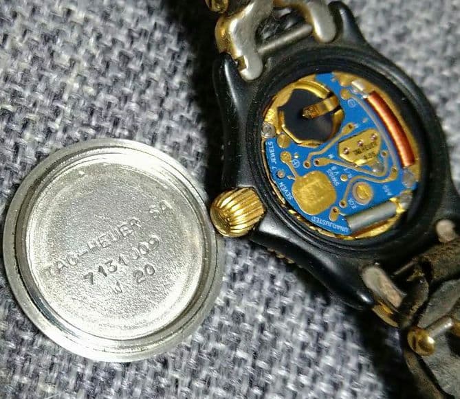 TAG Heuer、ゴールド ブラック レザーベルト時計です(๑•̀ㅂ•́)و✧