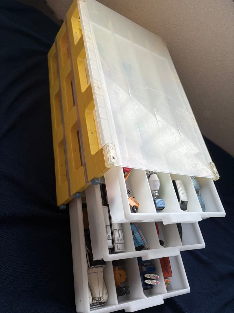 トミカ　その他ミニカーまとめて67台ケース付き　中古品