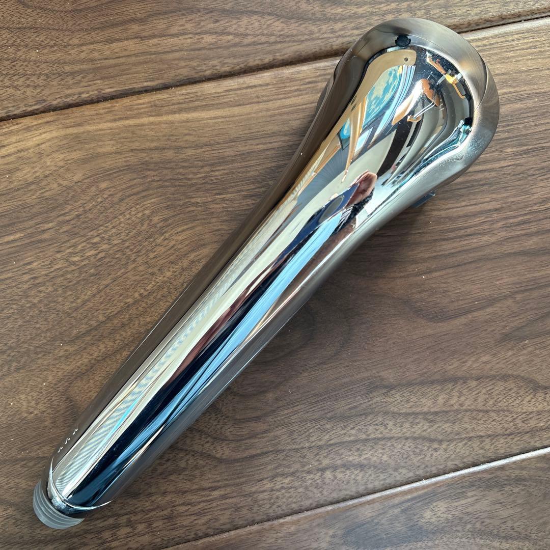 j*3様 【新品】KVK 鏡面仕上げ 節水シャワーヘッド 手元ストップボタン、水