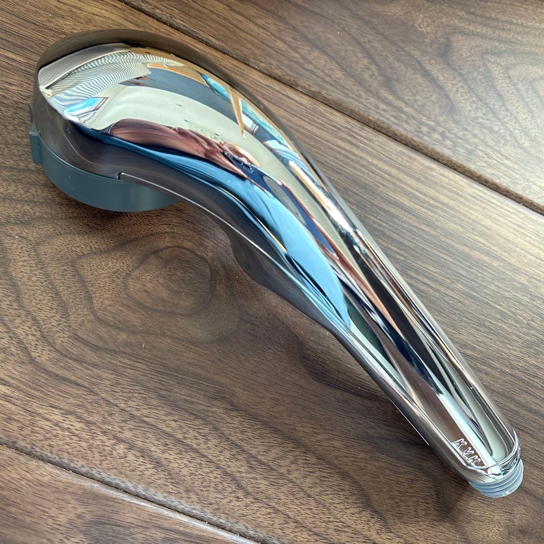 j*3様 【新品】KVK 鏡面仕上げ 節水シャワーヘッド 手元ストップボタン、水