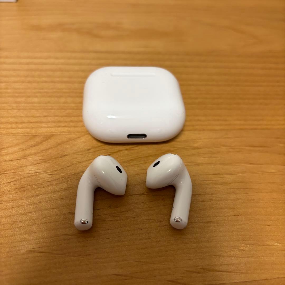 Apple AirPods 4本体 充電ケース付き【美品】