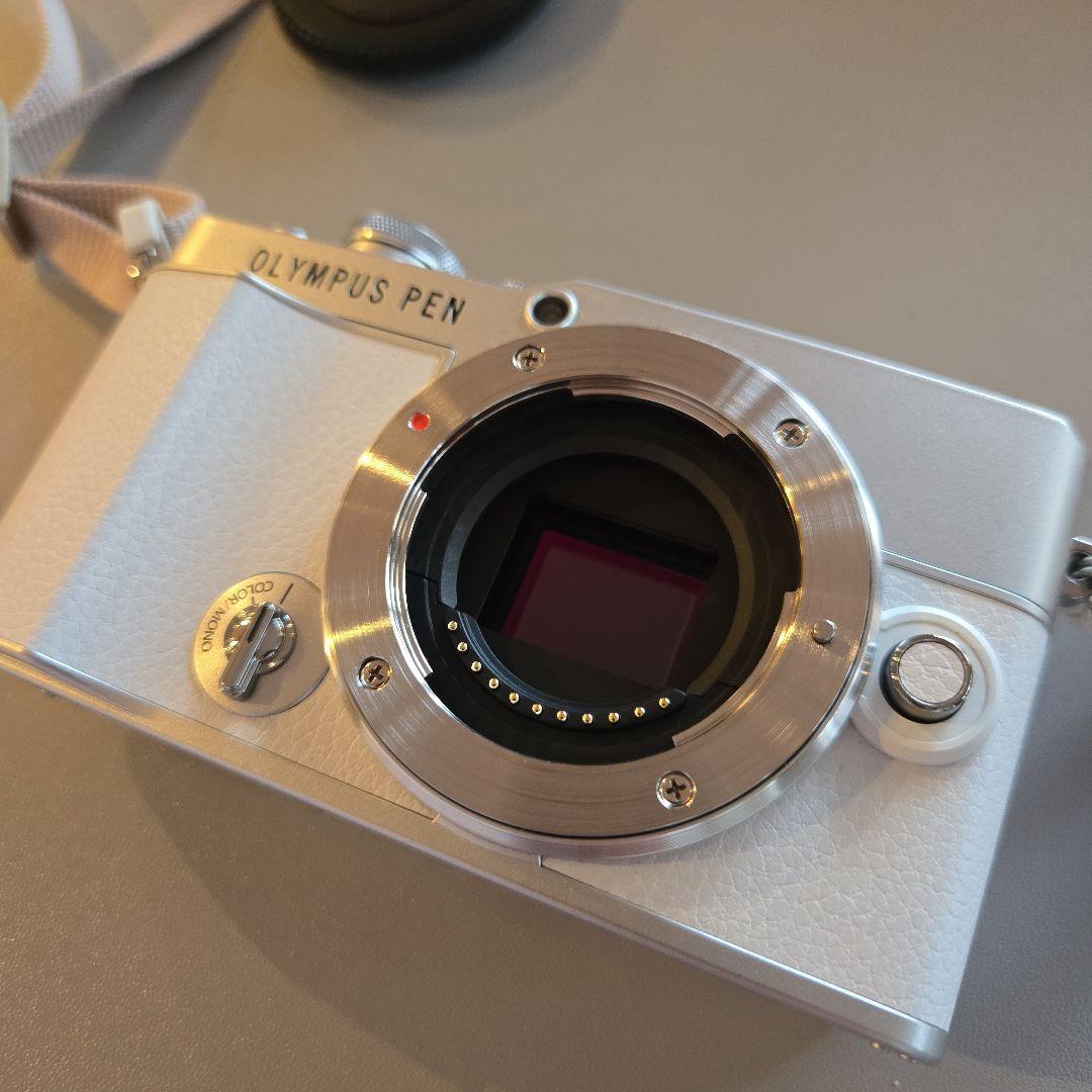 OLYMPUS PEN E-P7本体ケースレンズ