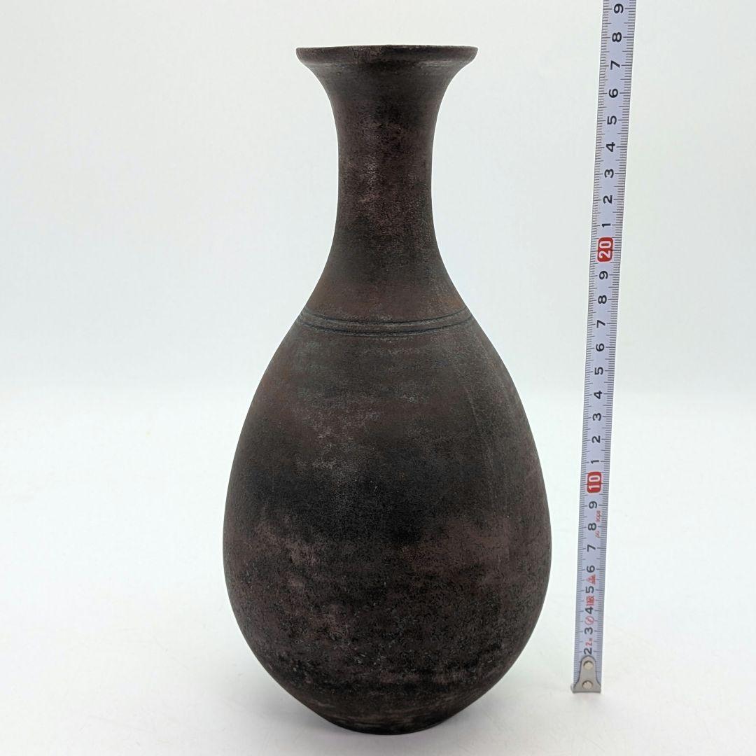 中里重利 唐津焼 黒陶花入 共箱（四方桟組箱） 花器 花瓶 フラワーベース 置物