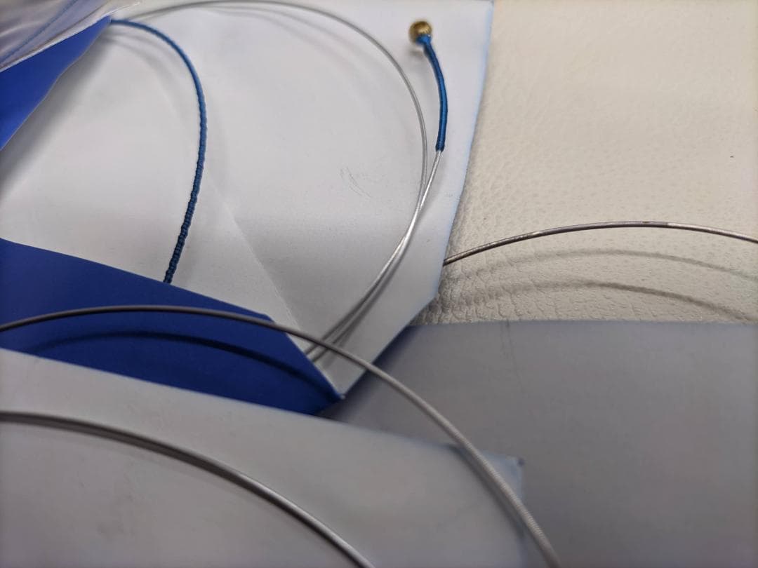 バイオリン弦　インフェルド　レッドとブルー　オーストリア製　新品