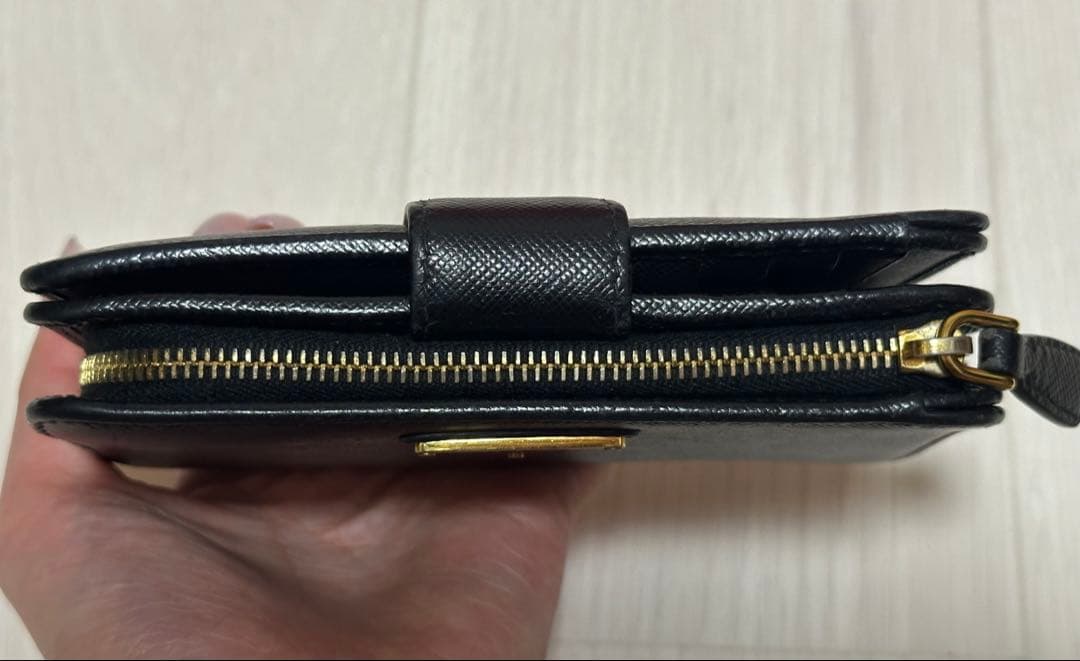 PRADA プラダ 二つ折り 財布 L字ファスナー トライアングル 三角 金ロゴ