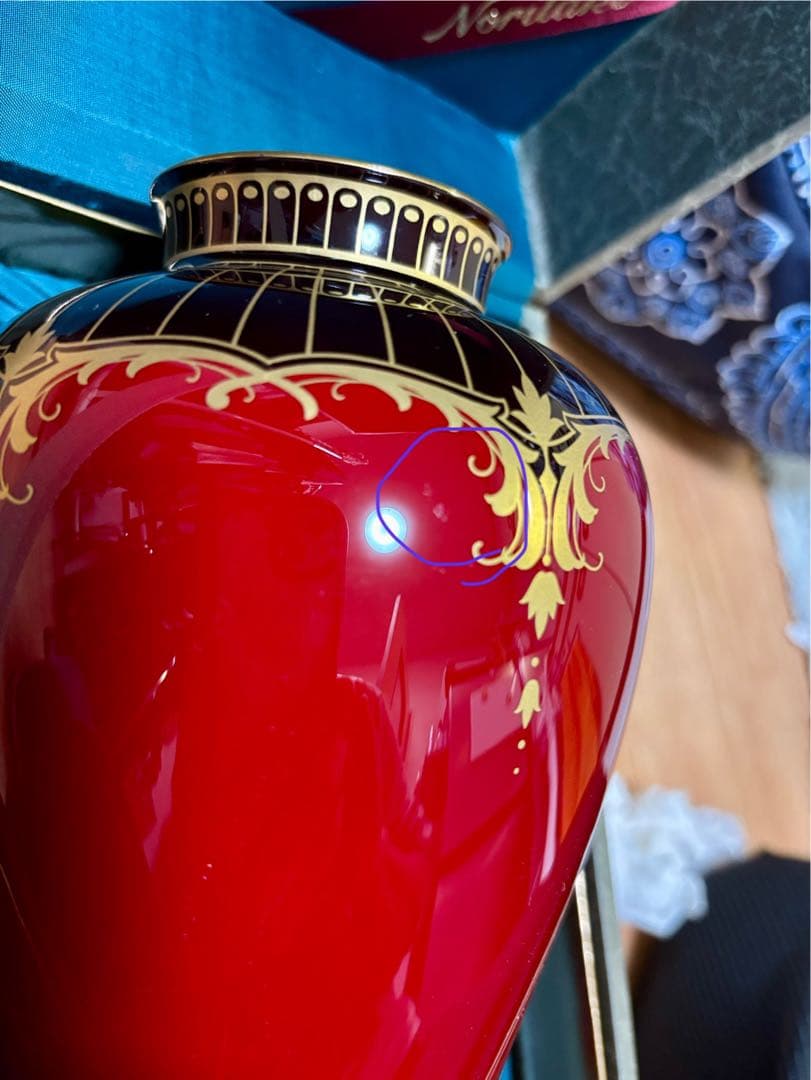 伊*宇様 Noritake 赤い花瓶　陶器　辰砂