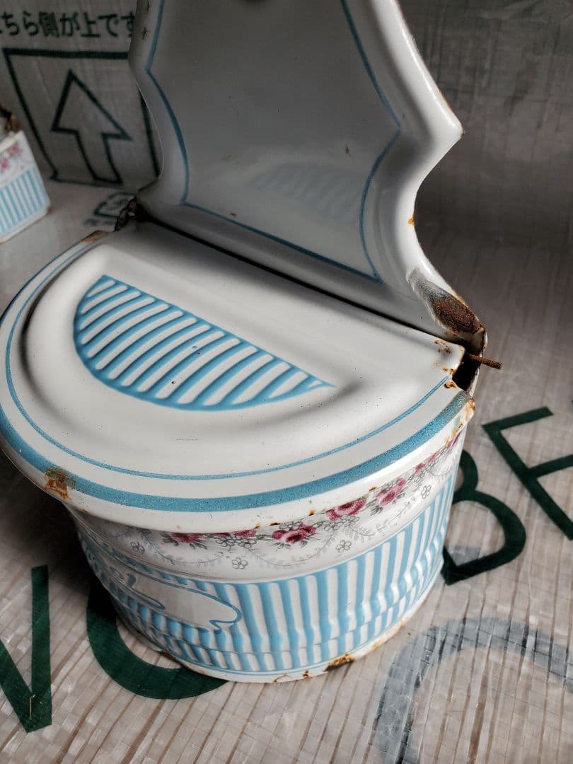 フランス　アンティーク　ホーロー　塩入れ　BB社　ローズガーランド