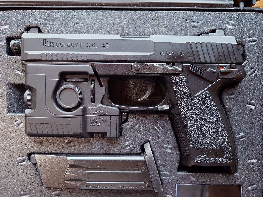 東京マルイ　ソーコムガスガン固定式　ケース付き箱付き