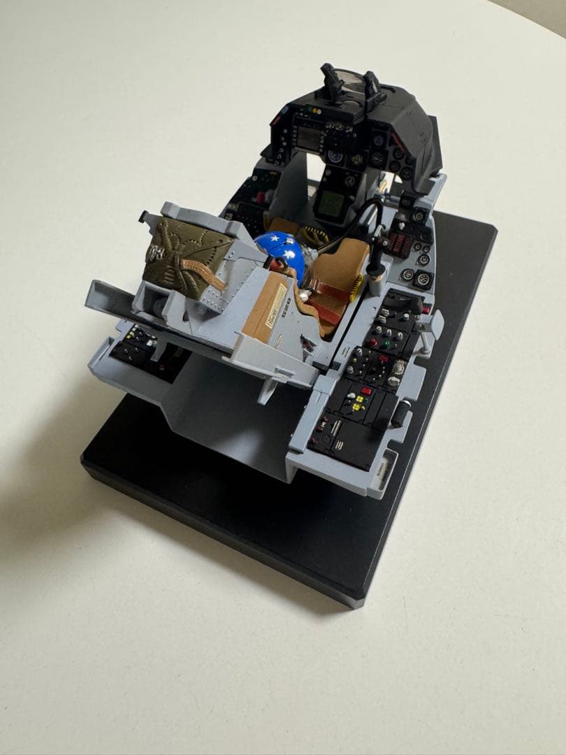 【完成品】1/12 エッシー F-16 コックピット