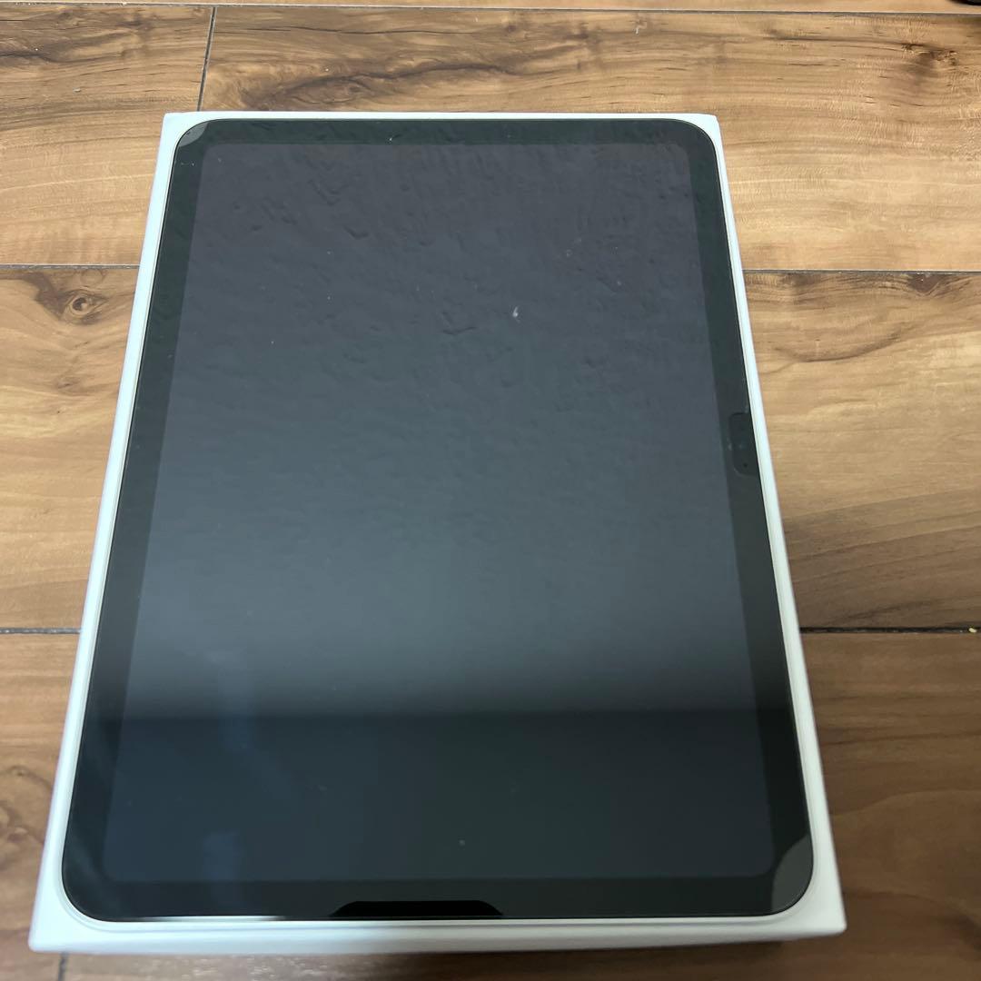 Apple iPad シルバー 本体　第10世代　64GB
