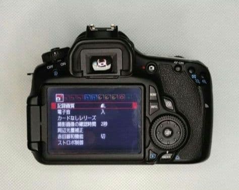 【匿名配送】Canon EOS60D ボディ★美品★ショット数僅少