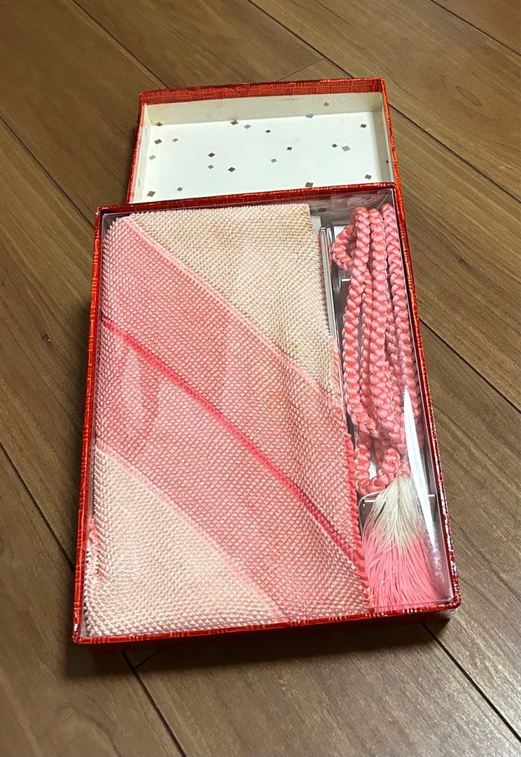 SALE振袖一式　帯あげ、帯締め付き　かんざしと同時購入で割引します