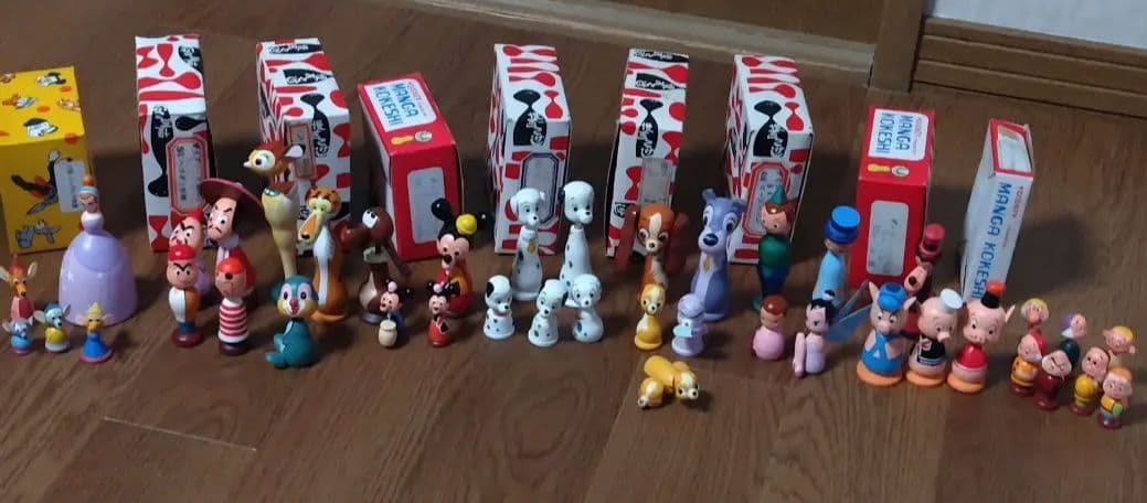 未使用 経年保管品ディズニーの城 まんがこけし 9種キャラミッキーマウス