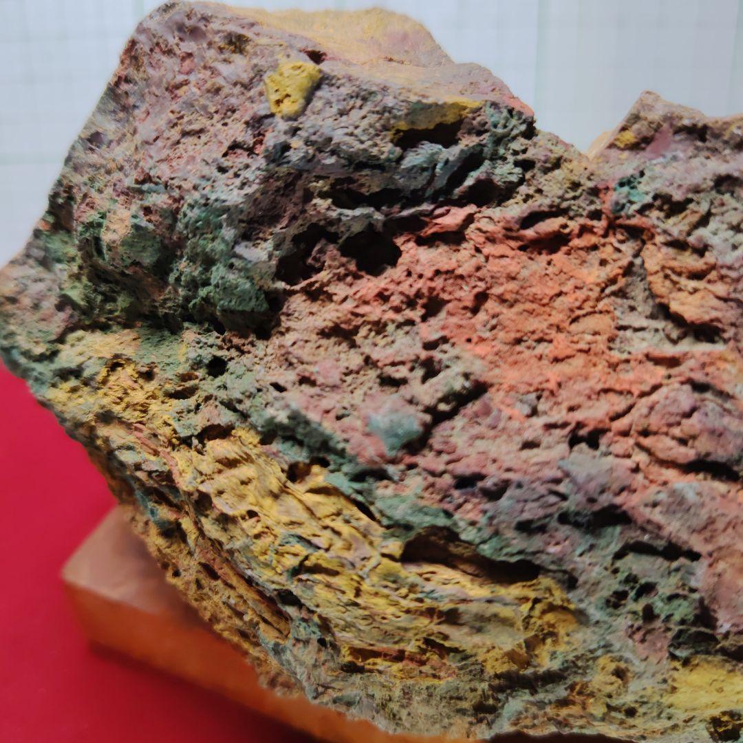 多彩な色の自然石（津軽錦石）原石、管理Ｎｏ．71238