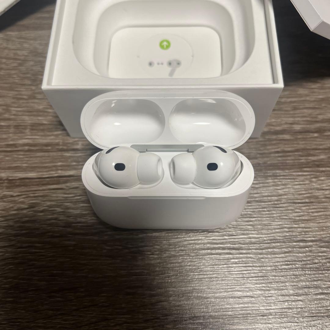 AirPods Pro 3 （第3世代）　充電ケース付き　ほぼ未使用