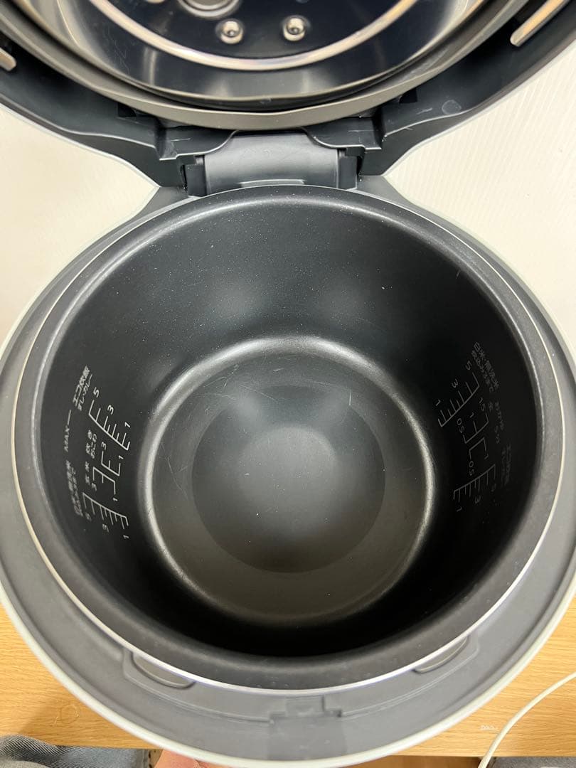 Panasonic 圧力IHジャー炊飯器 SR-R10A 2023年製 グリーン