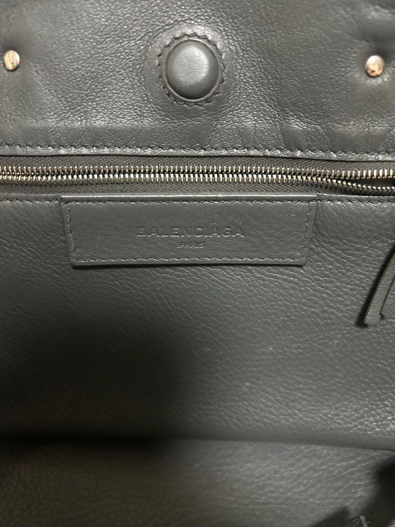 バレンシアガペーパーバックミニ　 袋あり　保証書ありバックチャーム付き