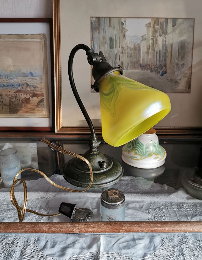 アンティーク 玉虫色イエロー&翠&乳白&桜 ファブリル系ガラス ランプスタンド