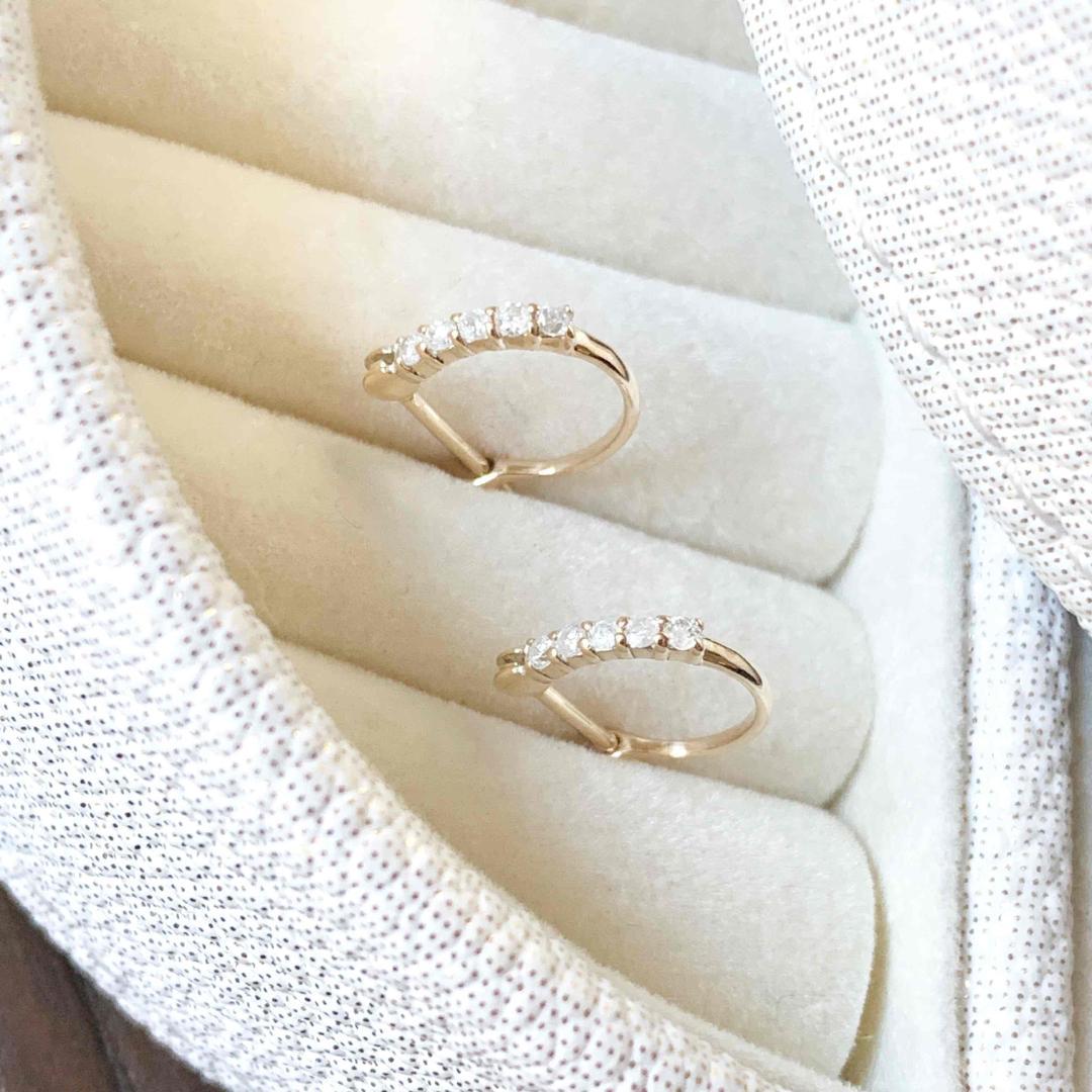 10金【天然ダイヤモンド ハーフエタニティピアス】イエローゴールド 新品！