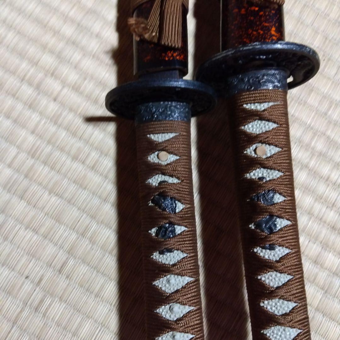 【日本刀 模擬刀】【断捨離価格】曲線的な刃 赤色の鞘脇差しとセット