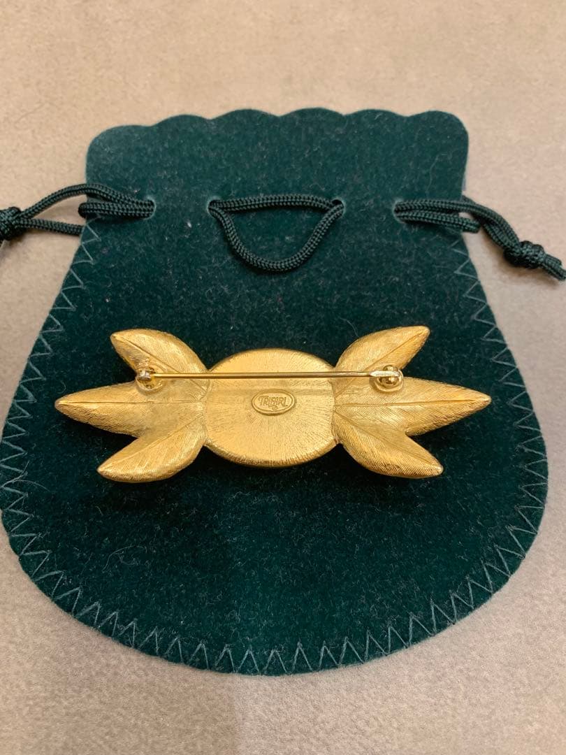 TRIFARI トリファリ ブローチ ヴィンテージ　カーネリアン　ストーン