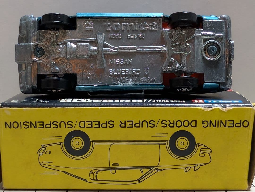 トミカ NISSAN BLUEBIRD-U 1800 SS-E 1/60