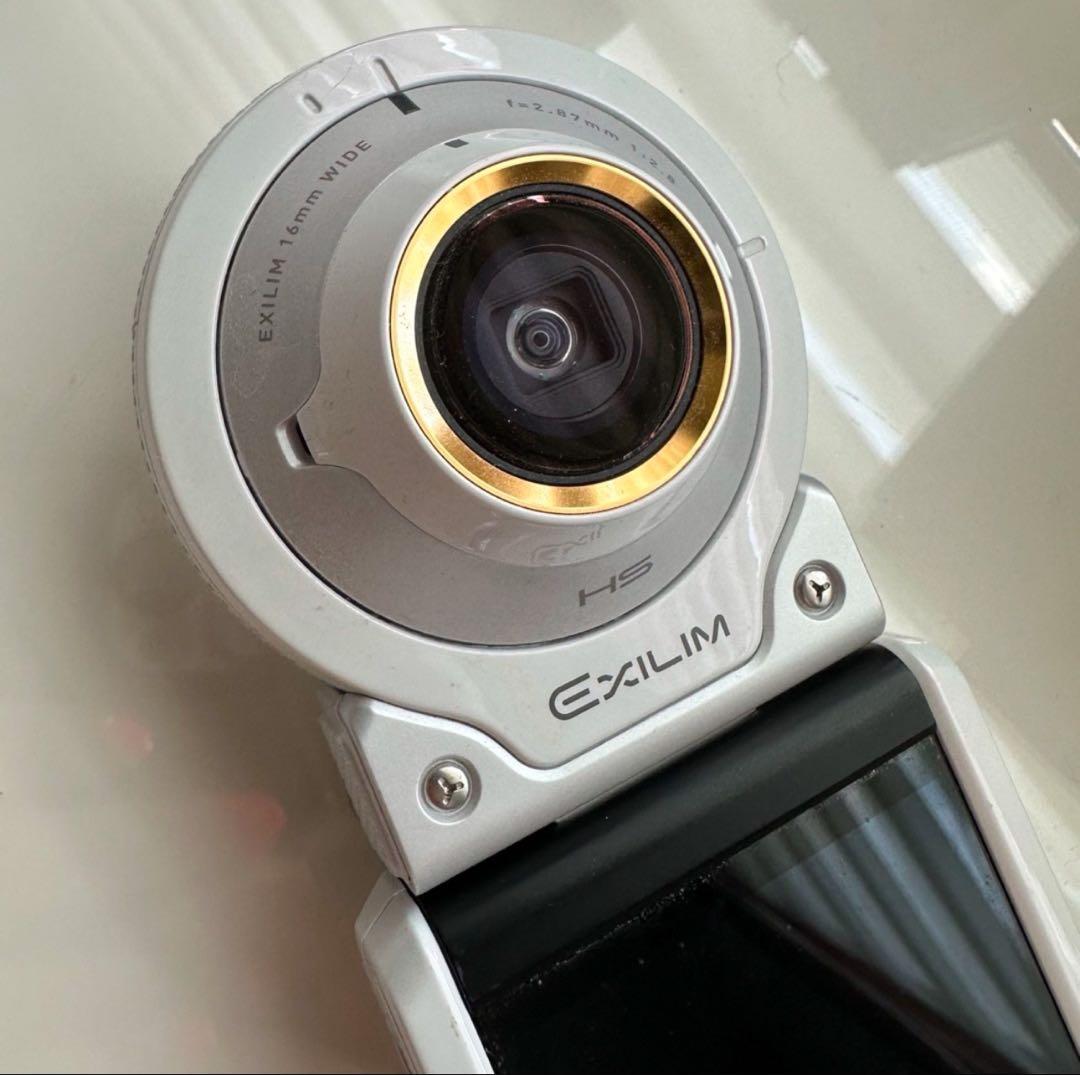 カシオ デジタルカメラ エクシリム EX-FR100LWE ホワイト