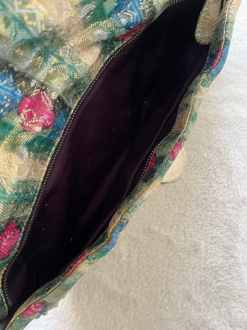 miumiuミュウミュウバッグ ビジュー付き