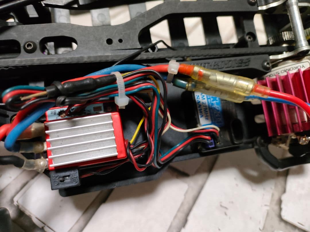 HOTBODIES　ベルトドライブ4WDシャーシ、ダッジボディAMユニットセット