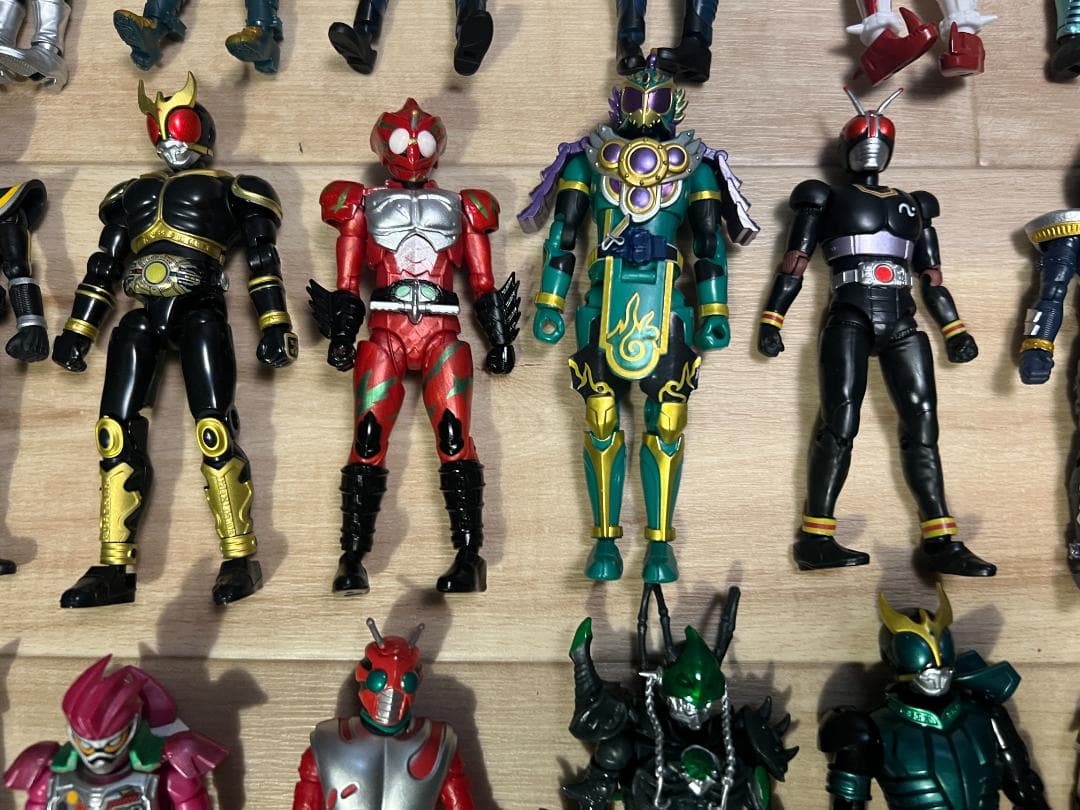 ゆ*く様 バンダイ )装動 SO-DO / 仮面ライダー 約100体 まとめ売り