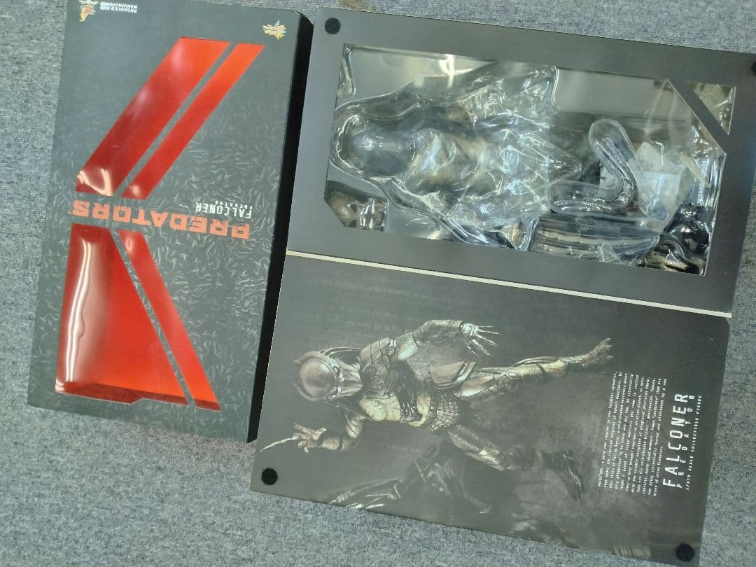 HOT TOYS ムービー・マスターピースMMS137 ファルコナー プレデター