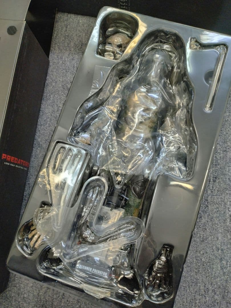 HOT TOYS ムービー・マスターピースMMS137 ファルコナー プレデター