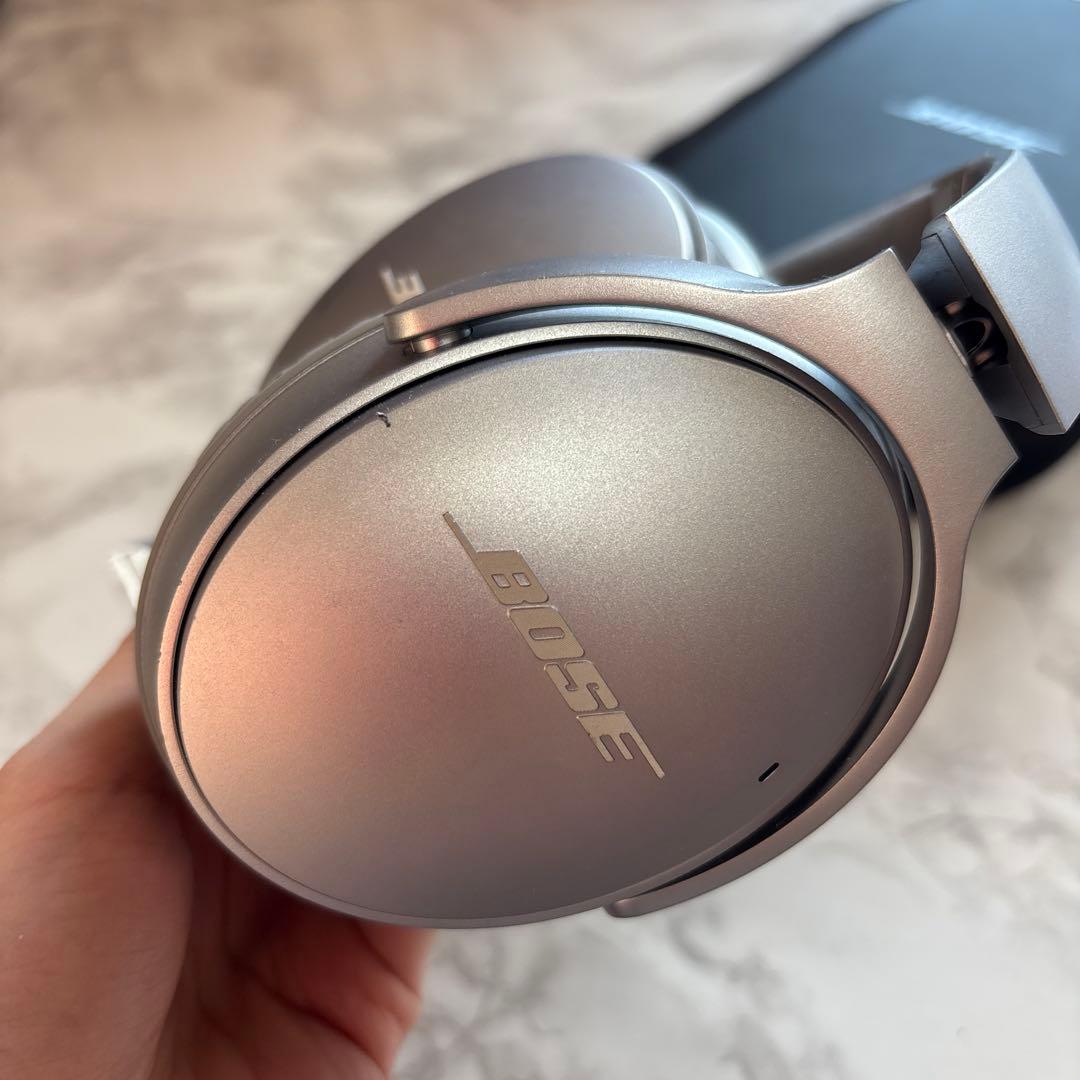 高騰中 Bose QuietComfort 35 II ワイヤレスヘッドセット